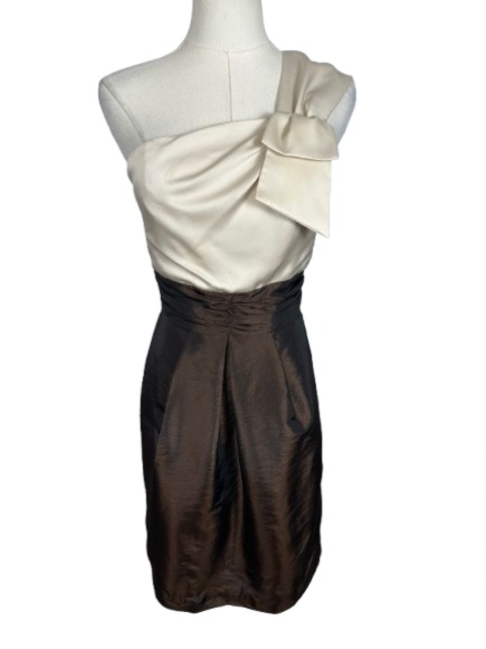 Max & Cleo One-Shoulder Ivory and Brown Cocktail Dress with Bow Accent Size 4